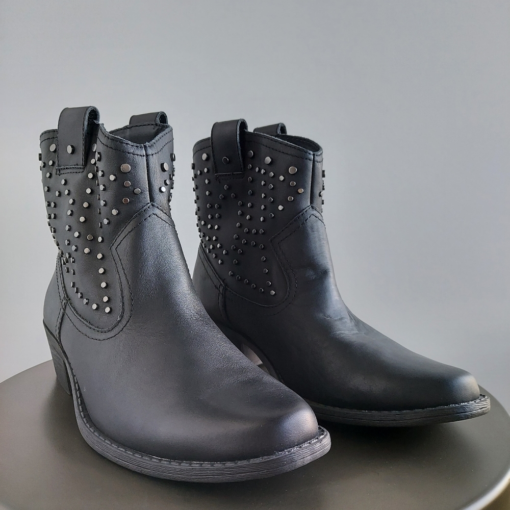 Dingo Women's Dusty 9 US Black Leather Ankle Boot DI15